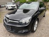 Opel Astra H 1.8 GTC Navi Xenon RFK 1.Hd. Standheiz. - Opel Astra mit Benzin-Antrieb: Coupé, 1.8