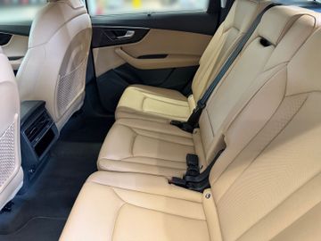 Audi Q7 - 10