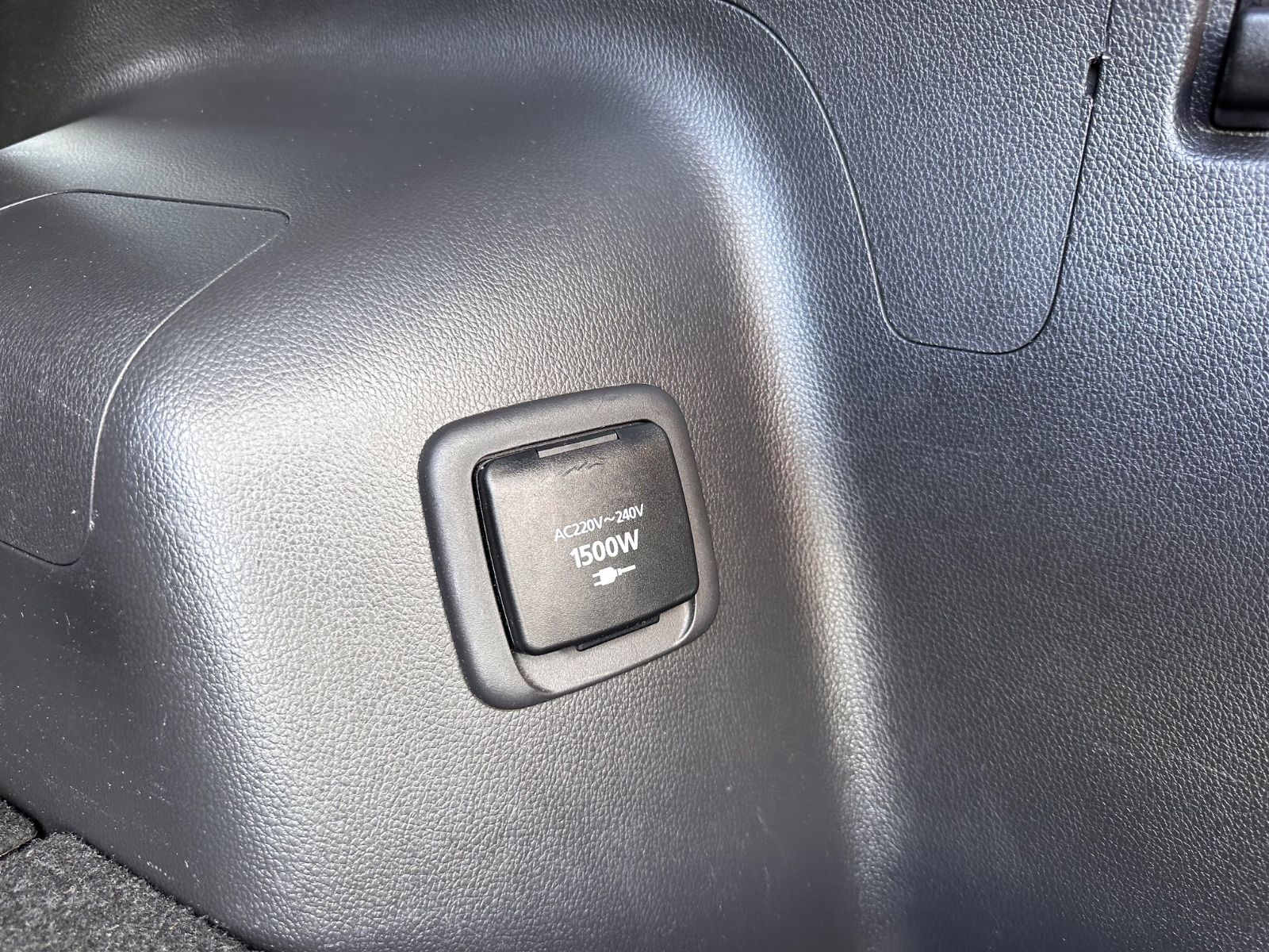 Fahrzeugabbildung Mitsubishi Eclipse Cross 2.4 Hybrid 4WD Select AHK/ACC/360°