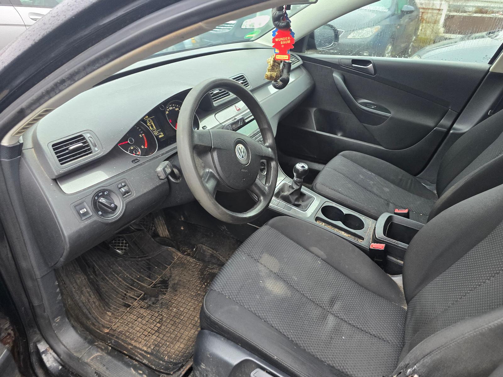 Volkswagen Passat 2009 — photo 8