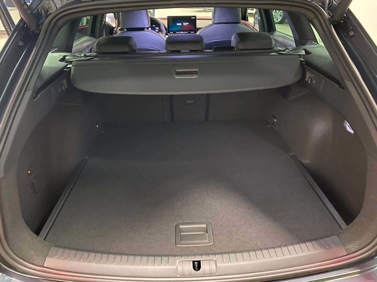 Fahrzeugabbildung CUPRA Leon ST 1.5 eTSI DSG FACELIFT MHEV+5 J. GARANTIE