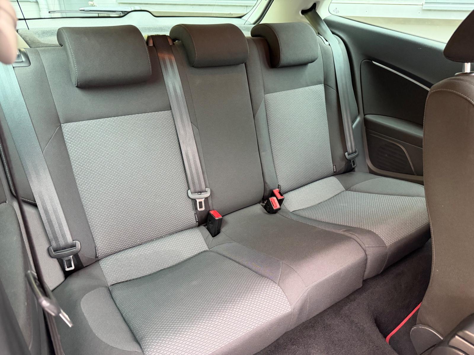 Volkswagen Polo V Highline AUTOMATIK/NAVI/LEDER/SHZ/KLIMAA