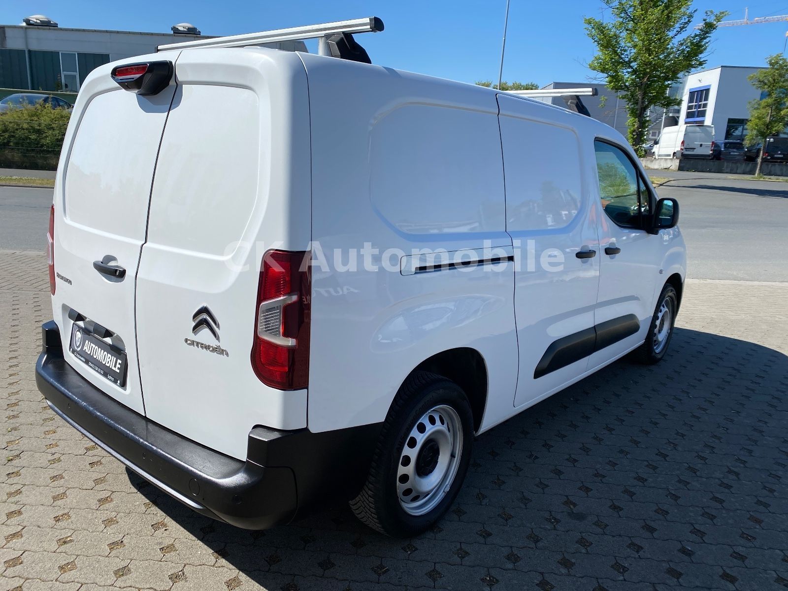 Fahrzeugabbildung Citroën Berlingo Kasten Driver XL/L2/Navi/Klima/Kamera