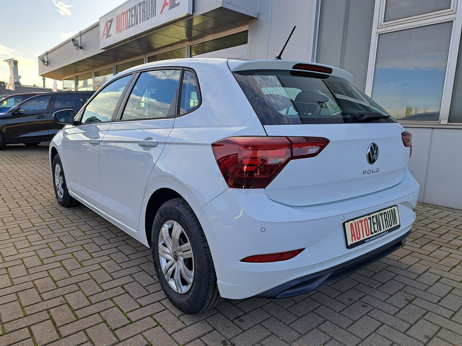 Fahrzeugabbildung Volkswagen Polo 1.0 LED KLIMA PDC LICHT- & REGENSENSOR
