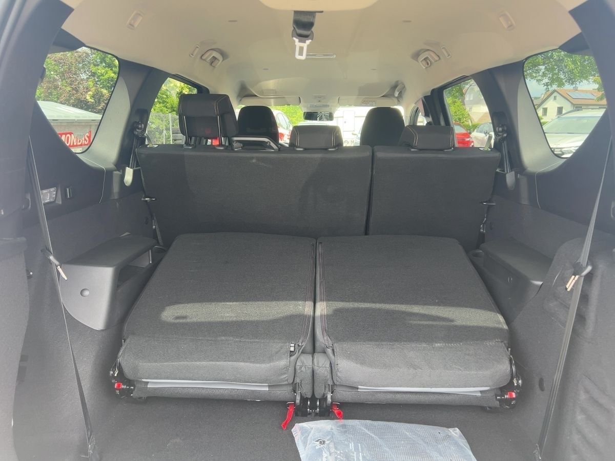 Fahrzeugabbildung Dacia Jogger Extreme+ TCe 110 7-Sitzer