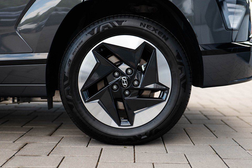 Fahrzeugabbildung Hyundai KONA Elektro TREND el. Heck