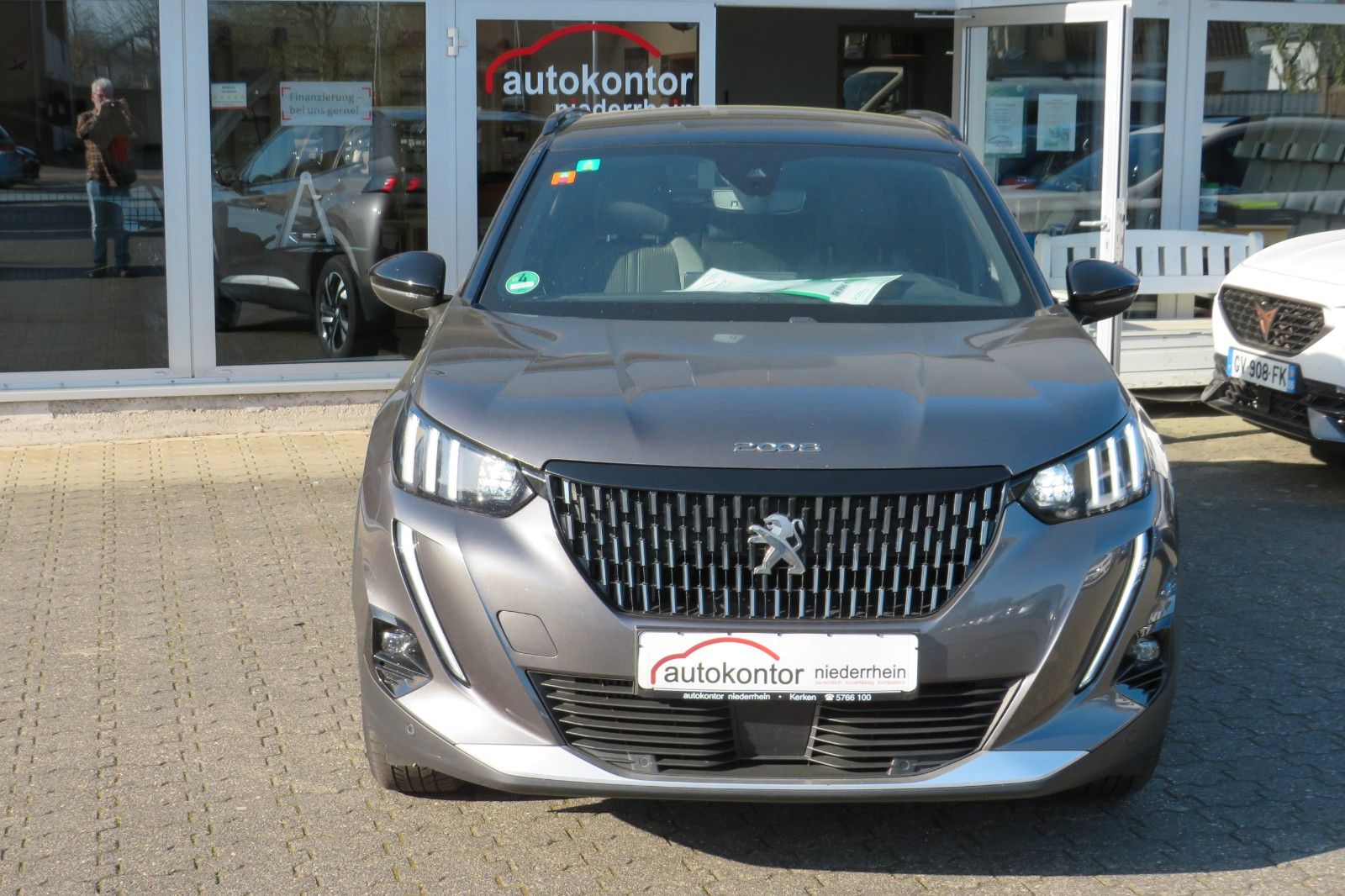 Fahrzeugabbildung Peugeot 2008 GT 8-AUTOMATIK GRA NAVI PDC 1.HAND