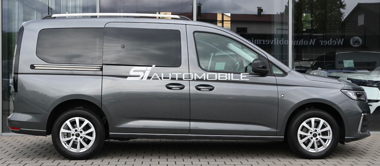 Fahrzeugabbildung Ford Grand Tourneo 2.0 d Titanium Aut °PANO°KAM°8FACH