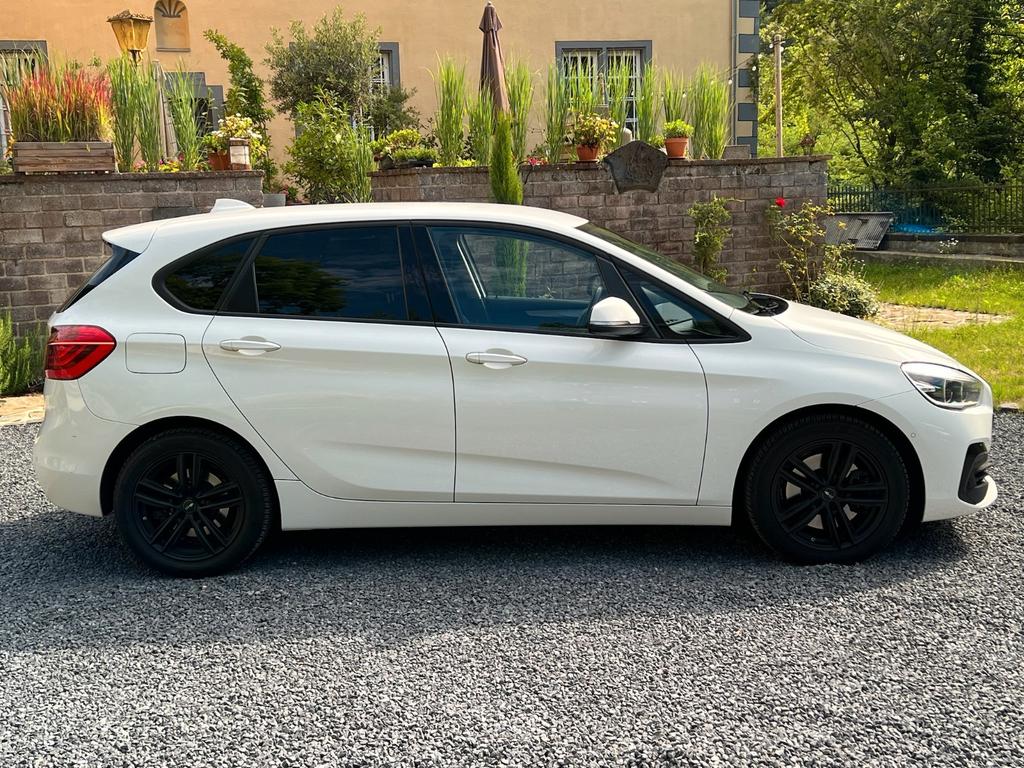 BMW 225