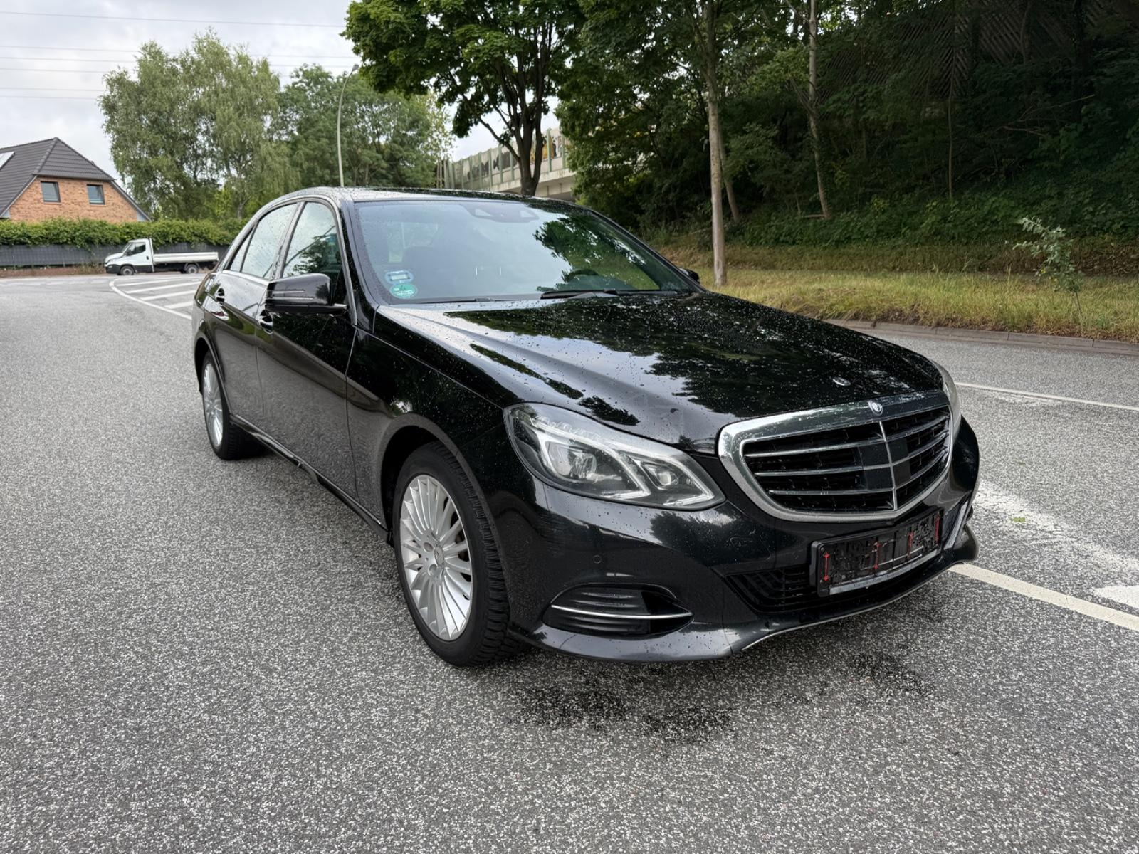 Mercedes-Benz E 250-Limousine LED-Navi-Distronic+-Totwinkel