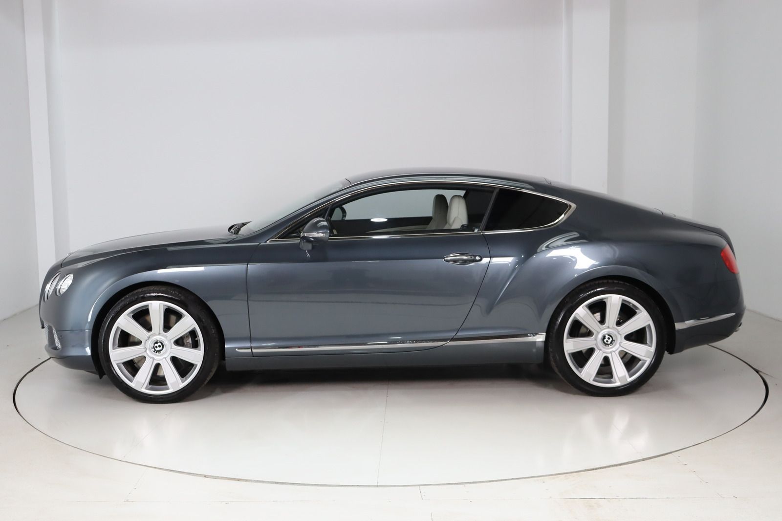 Fahrzeugabbildung Bentley Continental GT 6.0 4WD Navi * Xenon