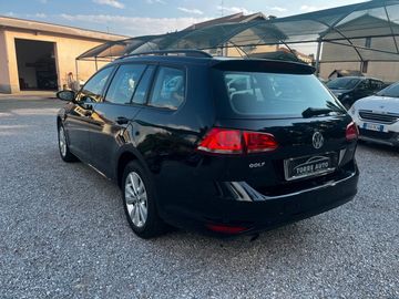 Volkswagen Golf - 5