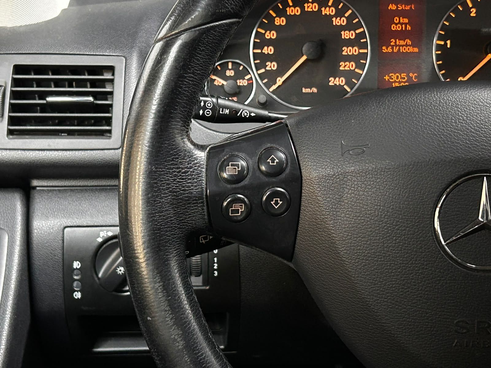 Fahrzeugabbildung Mercedes-Benz A 180 CDI Avantgarde LEDER+SHZ+PDC+TEMPO+KLIMA+