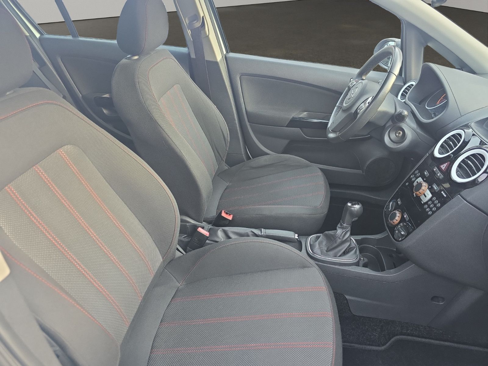 Fahrzeugabbildung Opel Corsa D Color Edition