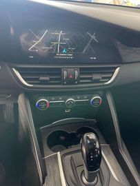 Alfa-Romeo Giulia - 11