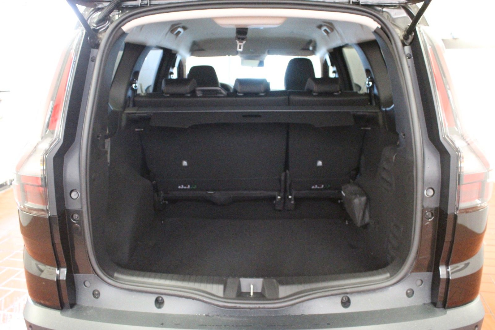 Fahrzeugabbildung Dacia Jogger Eco-G 120 Extreme 5 Sitzer  Winterp.*