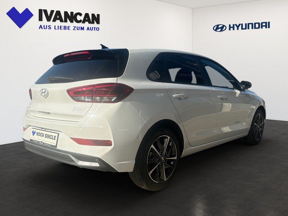 Fahrzeugabbildung Hyundai i30 1.0T 100PS ADVANTAGE
