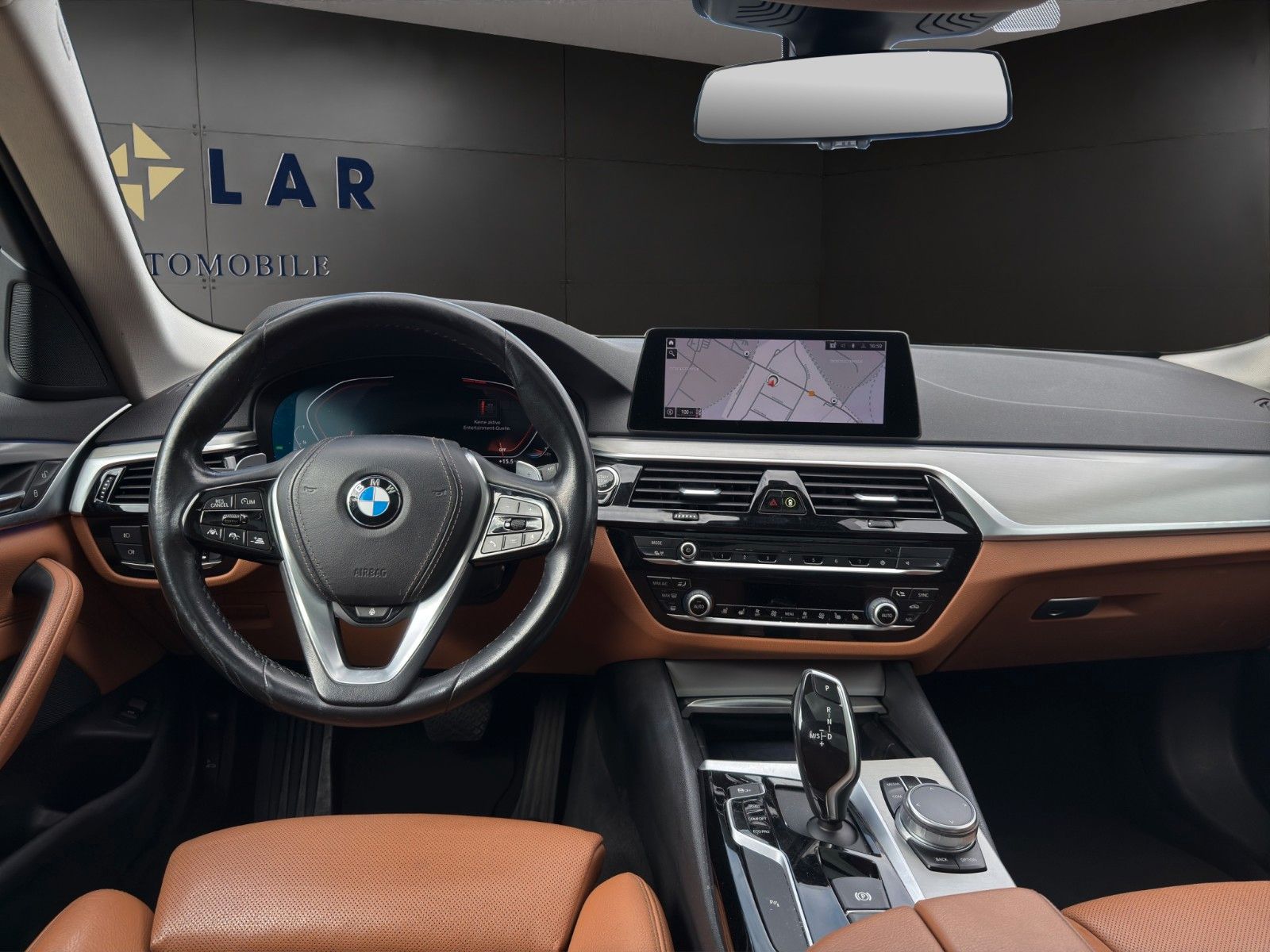 Fahrzeugabbildung BMW 520d Sport Line *Pano*Head-Up*AHK*Kamera*Leder*