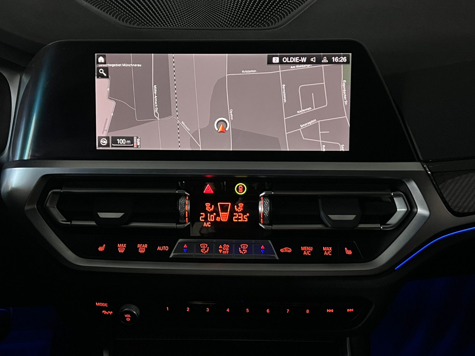 Fahrzeugabbildung BMW 330 i Lim M SPORT/LED/VRTL COCKPIT/19ZOLL/DE FZG
