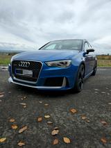 Audi RS3 2.5 TFSI S tronic quattro Sportback - - Audi RS3: Blau