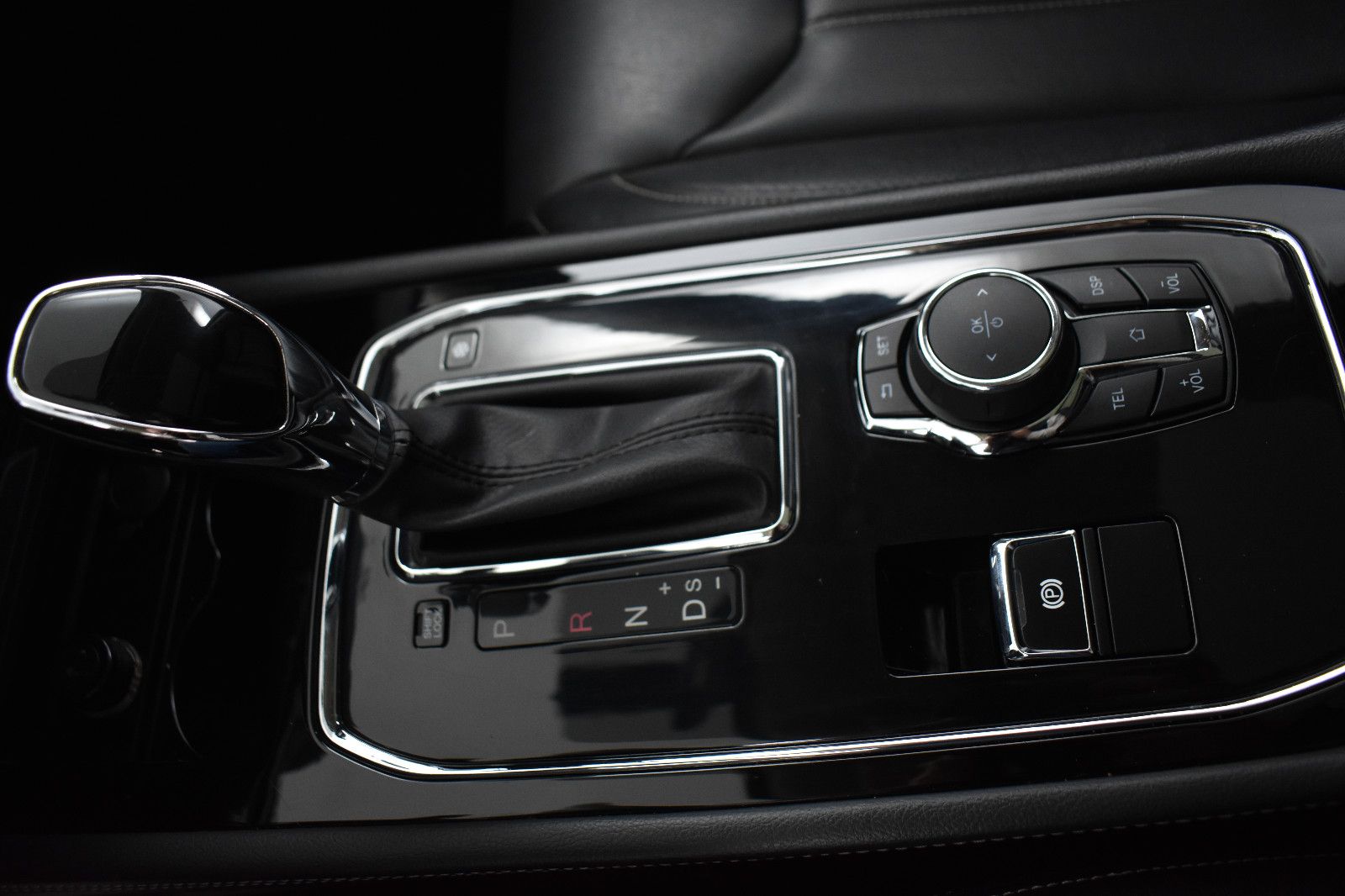 DFSK Fengon 580 1.5T CVT >7SI+PANO+360+NAVI+LEDER+LED - Image 27