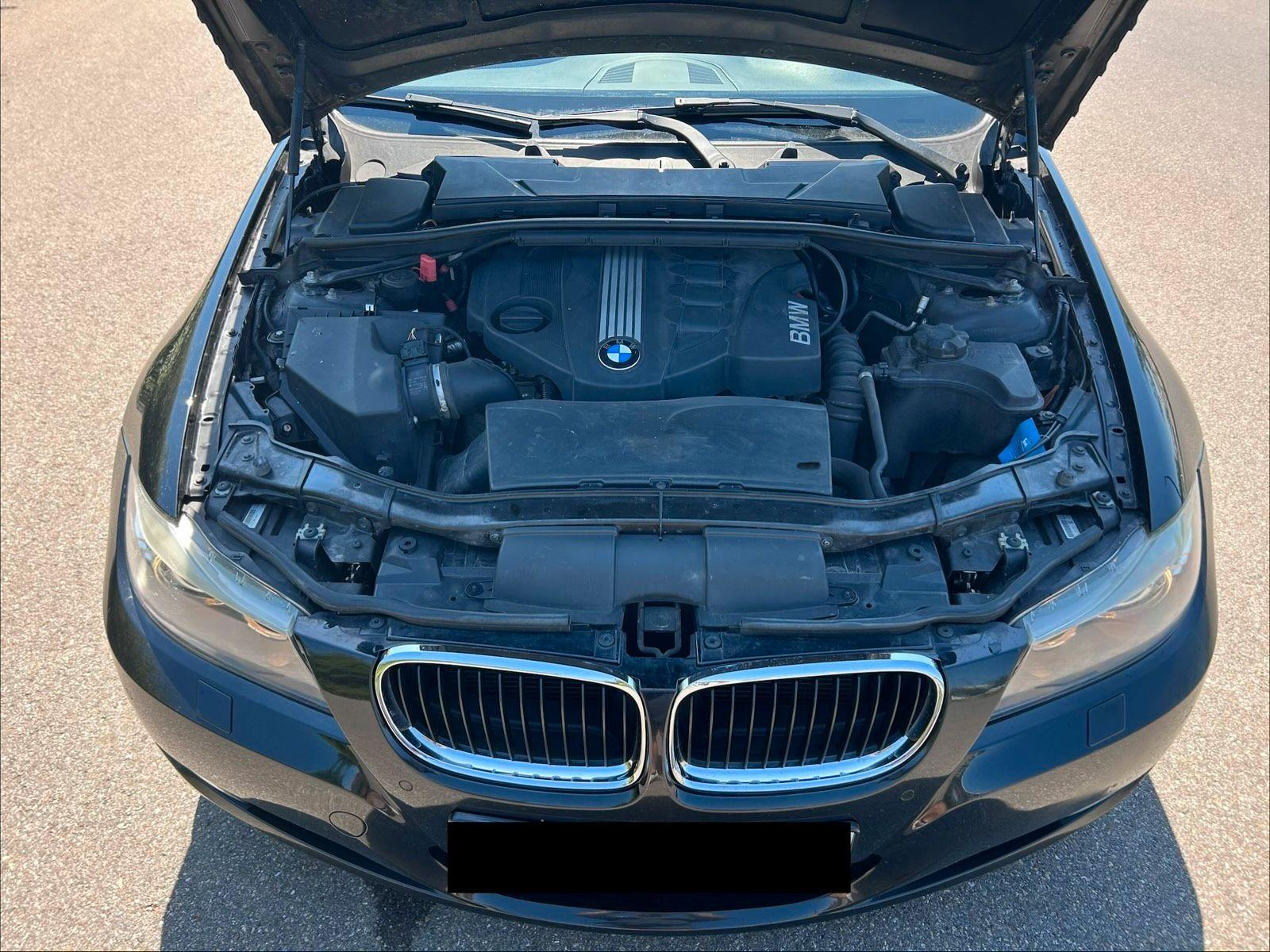 BMW 320 2010 — photo 13