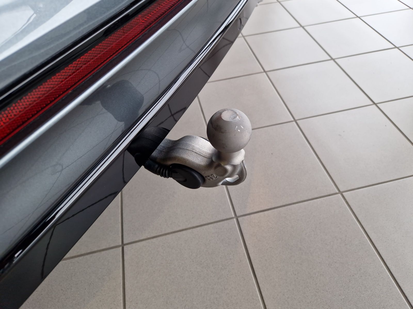 Fahrzeugabbildung Volkswagen Tiguan Allspace TDI R-Line Black 4M 7Si MATRIX A