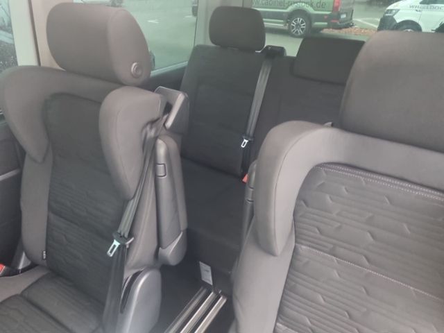 Fahrzeugabbildung Volkswagen Multivan T6.1 2.0 TDI DSG 4Motion Comfortline AH