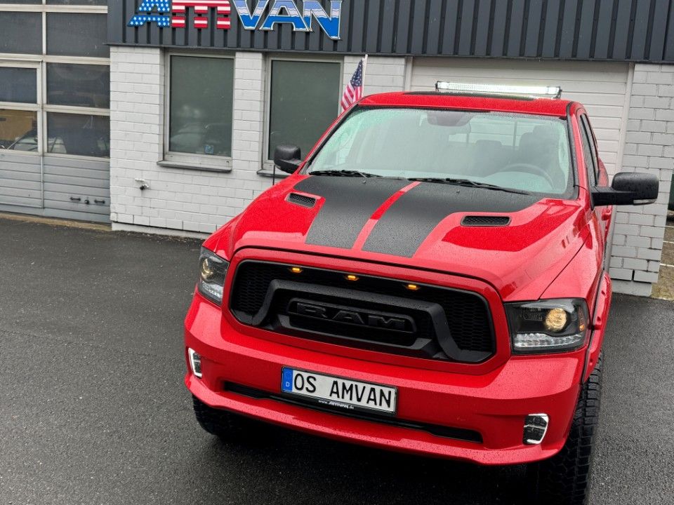 Fahrzeugabbildung Dodge RAM 5.7 Fahrwerk 2,11m hoch 22" Schiebed. Leder