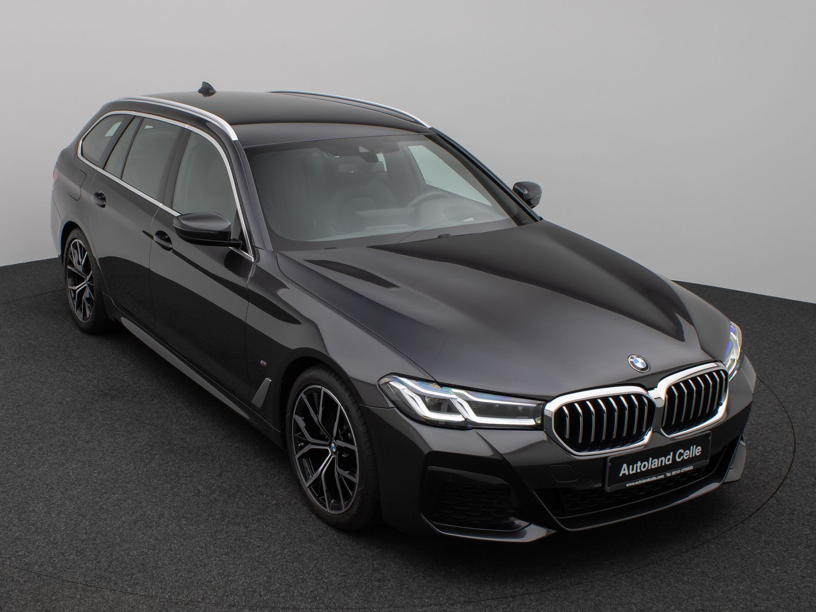 Fahrzeugabbildung BMW 520d xD M Sport Laser Kamera HUD DAB HiFi 19Zoll