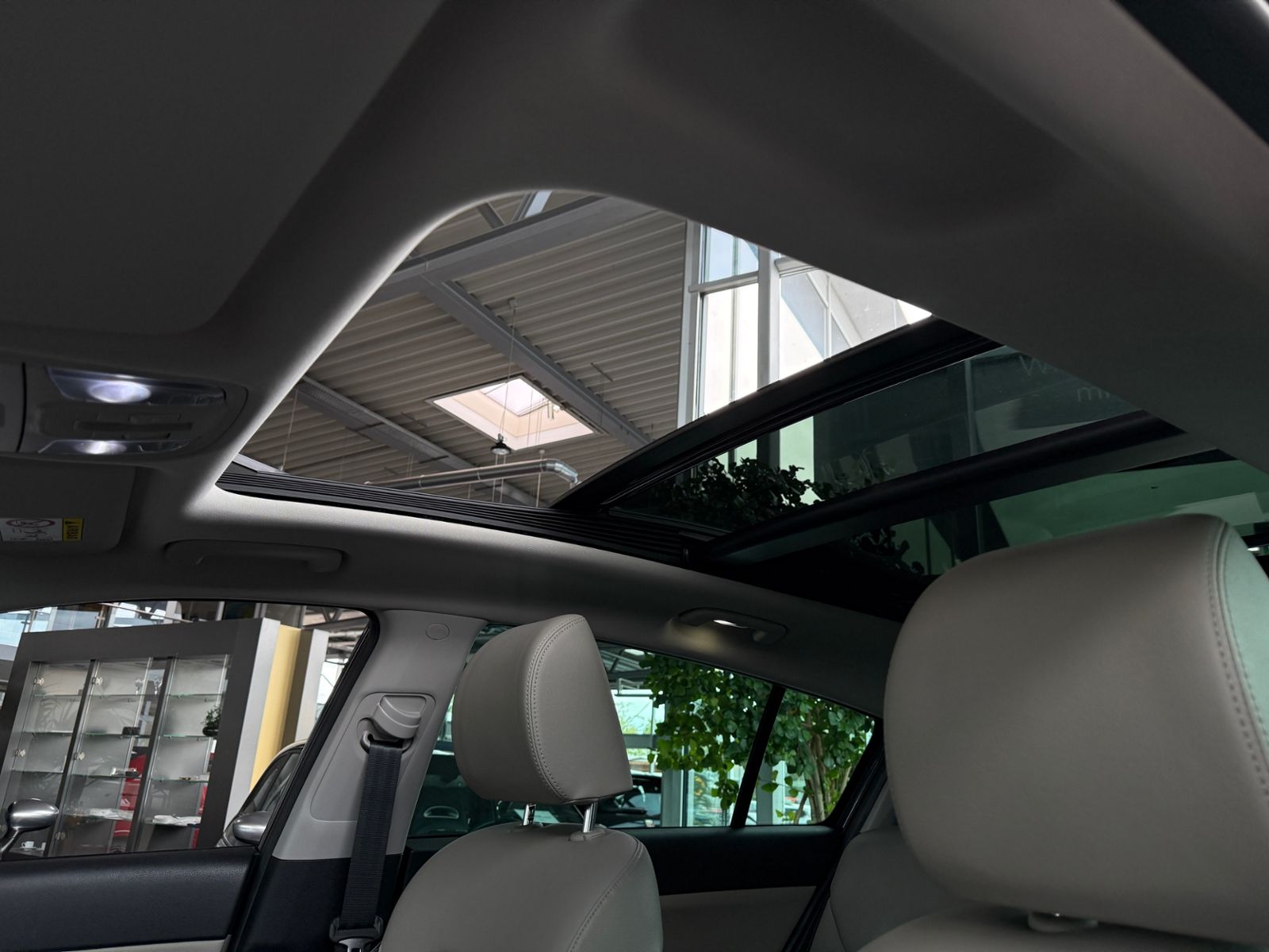 Fahrzeugabbildung Kia Sportage Platinum Edition 4WD PANO LED NAVI