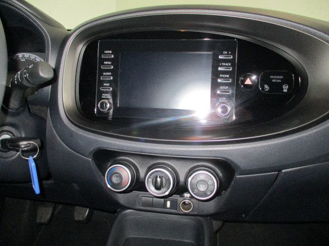 Fahrzeugabbildung Toyota Aygo X Play 5-Türer