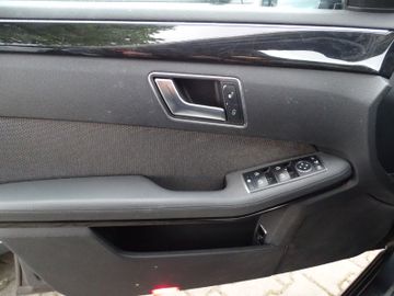 Mercedes-Benz E E 250 CDI BlueEfficiency SD-Tempom.-Bi-Xenon