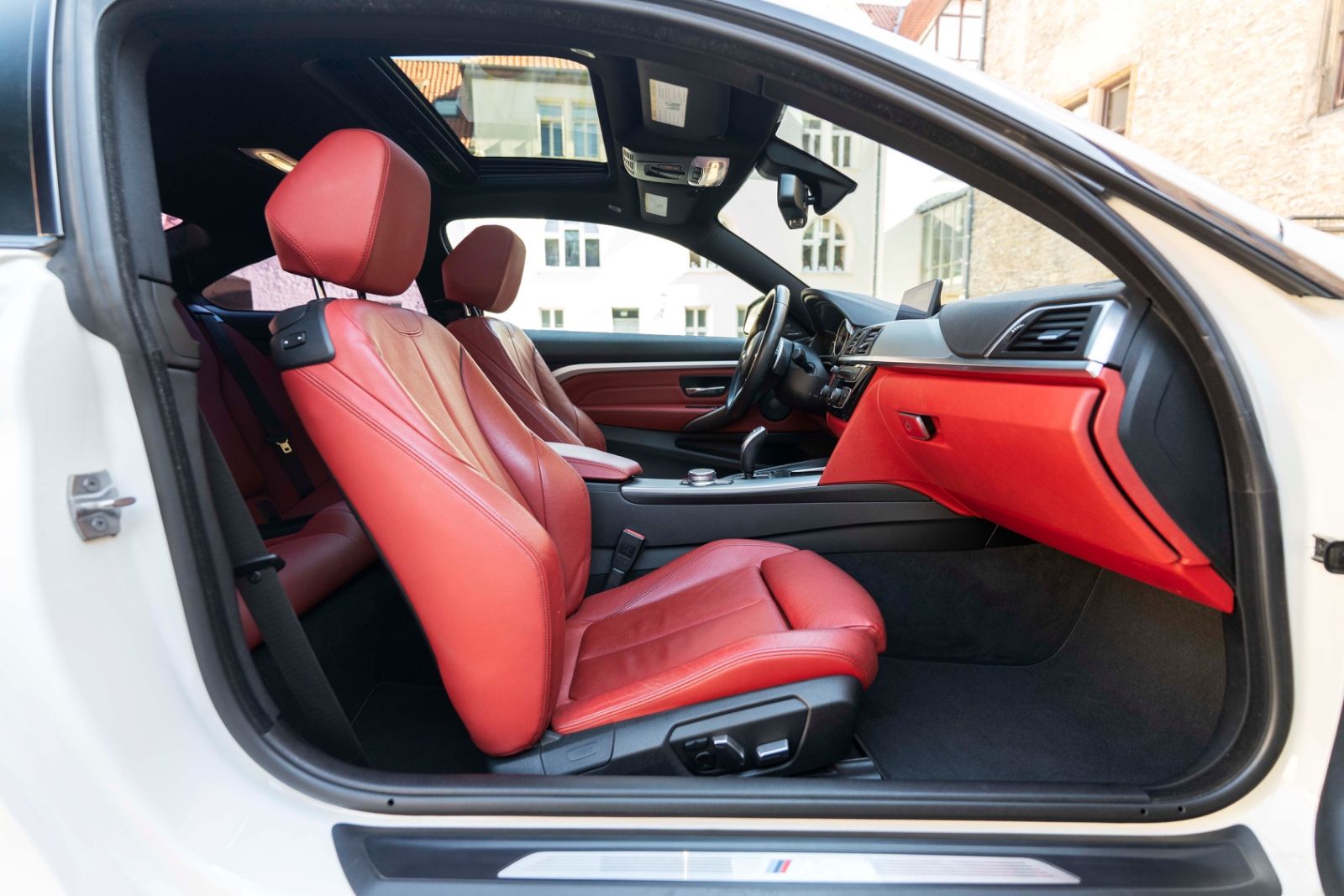 Fahrzeugabbildung BMW 430i Coupé M-SPORTPAKET HUD KAM LED H&K TOTW
