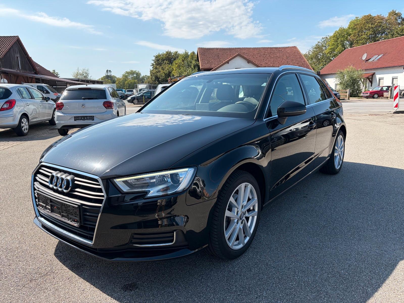 Audi A3 Sportback 30 TFSI design, Teilleder, Navi