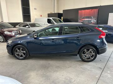 Volvo V40 Cross Country - 8