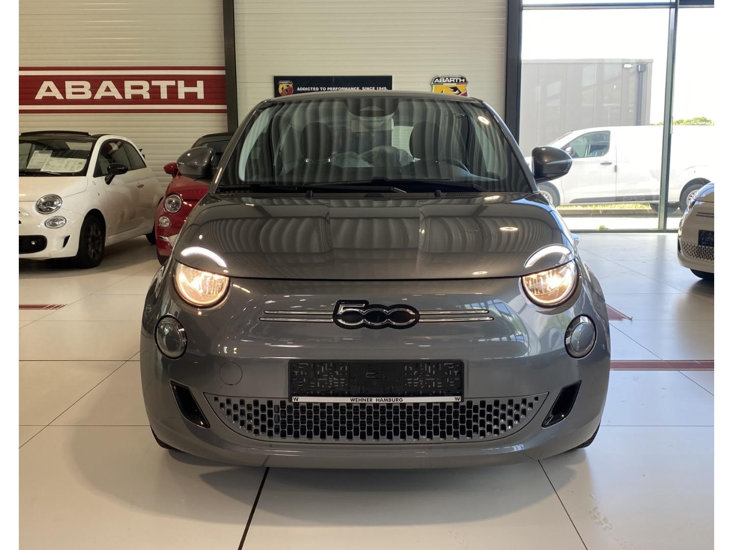 Fiat 500 e *Keyless Go *Apple Car Play *Tempomat
