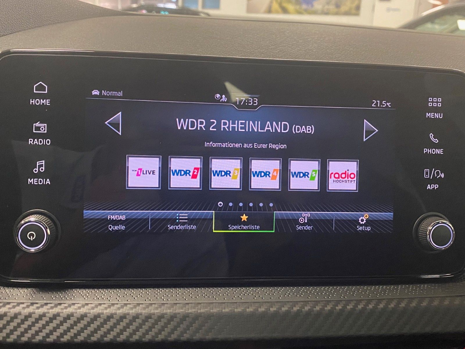 Fahrzeugabbildung SKODA Kamiq 1.0 TSI DSG Monte Carlo+MATRIX+PANORAMA+BC