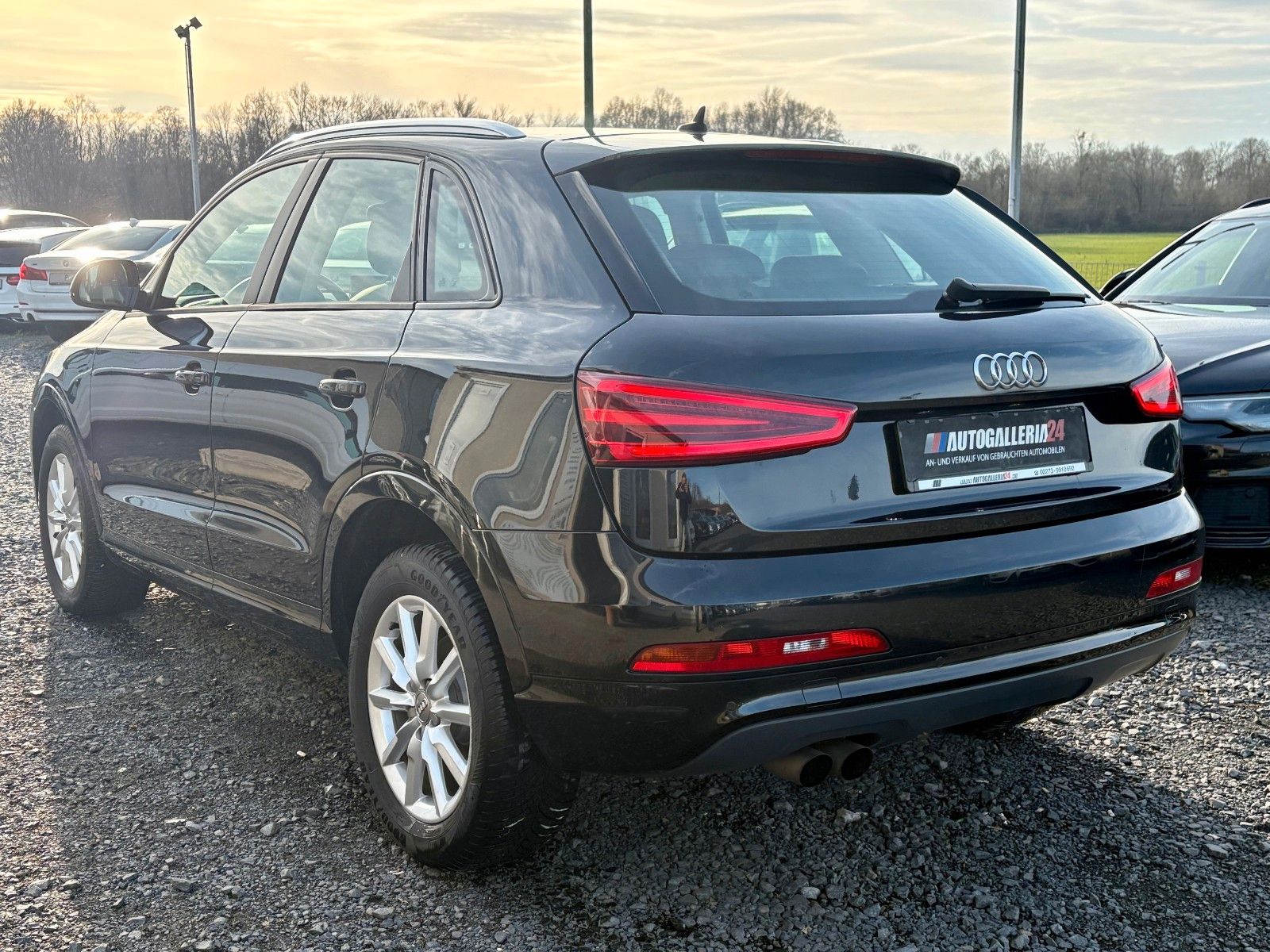 Fahrzeugabbildung Audi Q3 2.0 TDI Navi Xenon Alcantara/Leder SPORTSITZE
