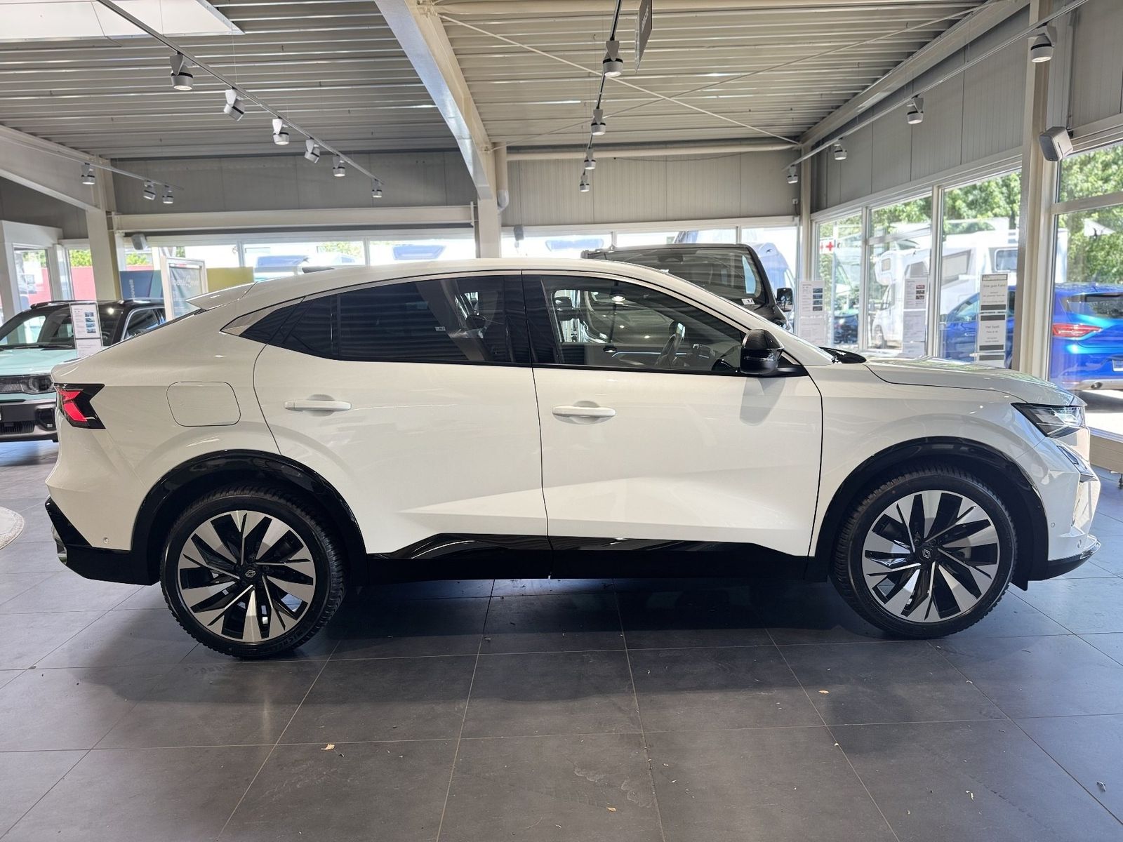 Renault Rafale - Bild 10