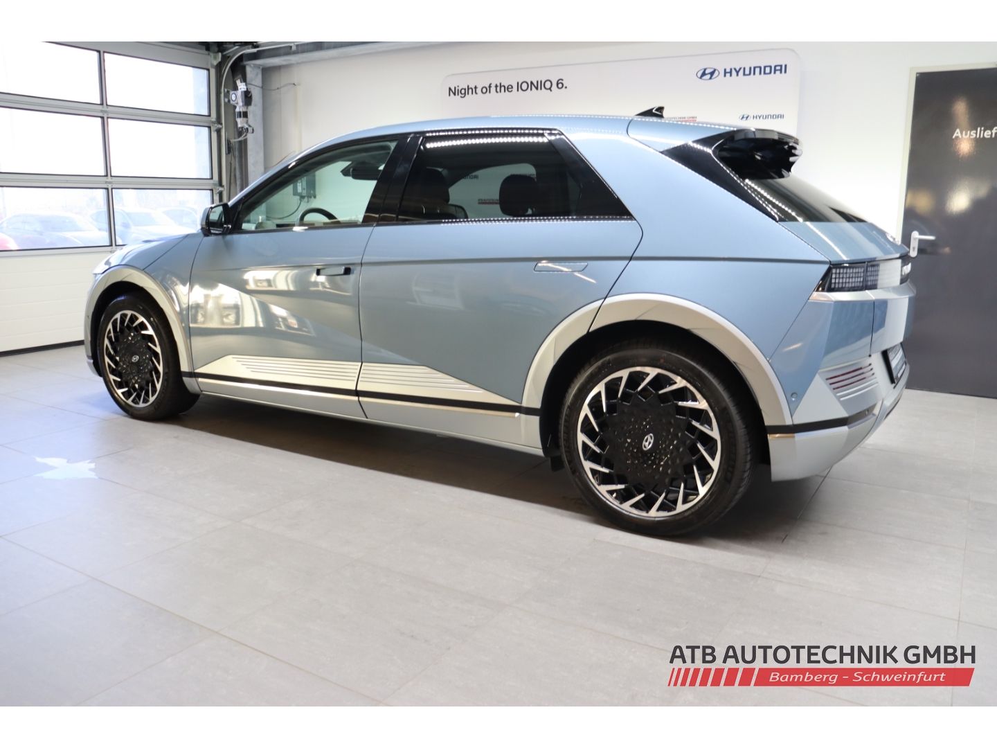 Fahrzeugabbildung Hyundai IONIQ 5 UNIQ 4WD 77,4 kWh Relax-Paket 20''LM-Fel