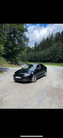 Volkswagen VW Jetta Schwarz