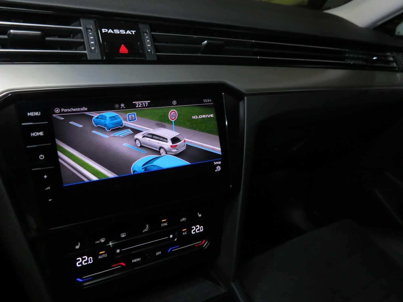 Volkswagen Passat Variant 2.0 TDI SCR DSG7 Elegance Navi