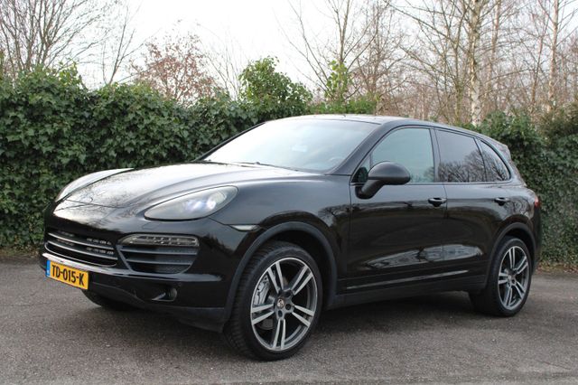 Porsche Cayenne 4.8 S Tiptronic S 2010 V8 400 PS Schwarz