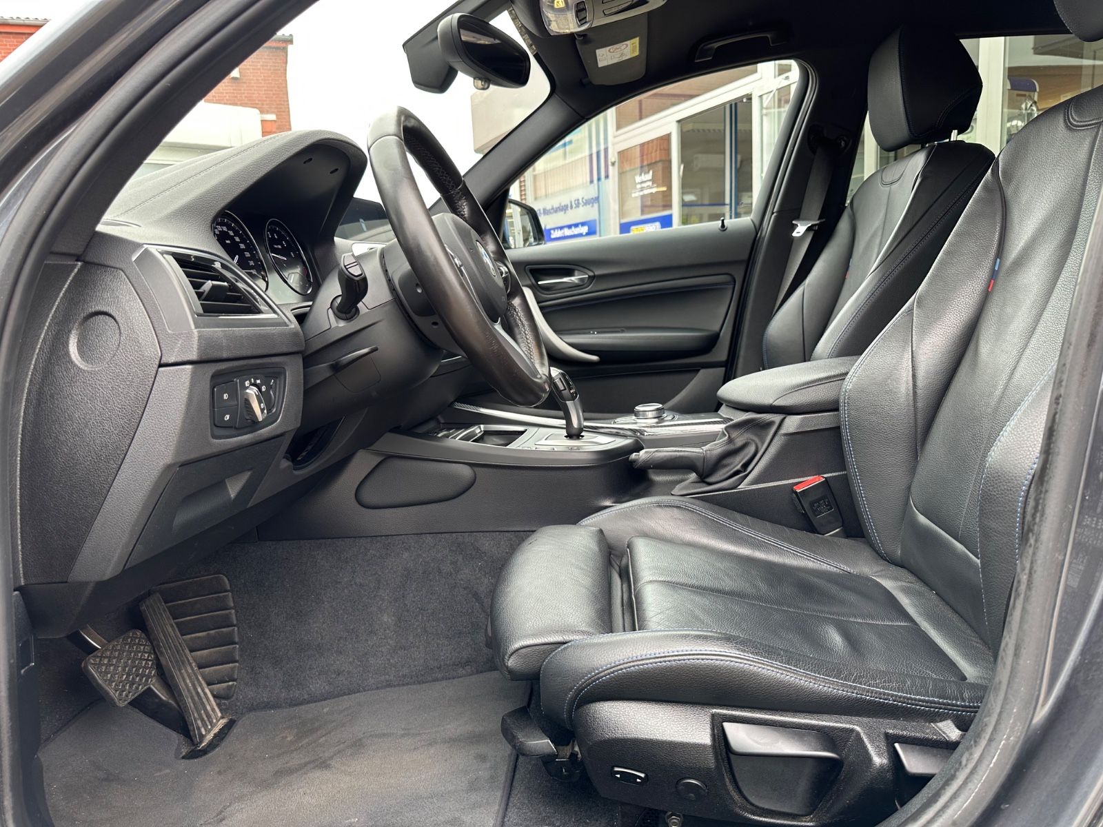 Fahrzeugabbildung BMW 125 i Edition M Sport Shadow LED/Navi/Leder/PDC