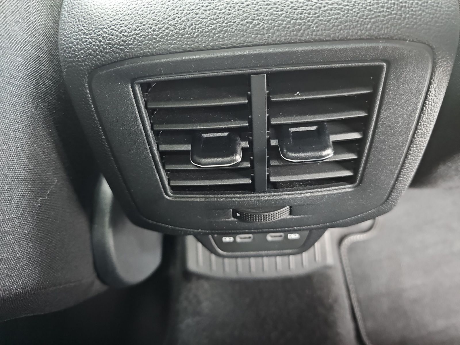 Volkswagen T-Roc - Bild 17