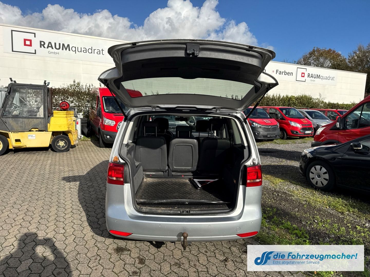 Fahrzeugabbildung Volkswagen Touran Comfortline Navi Dyn. Kurvenlicht *EXPOR