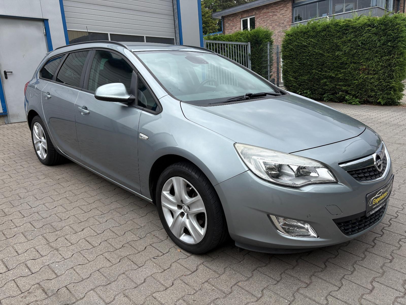 Opel Astra J 1.4 Sports Tourer Design Edition