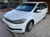 Volkswagen Touran 1.4 TSI DSG Highline - : Kleinbus, Von Privat