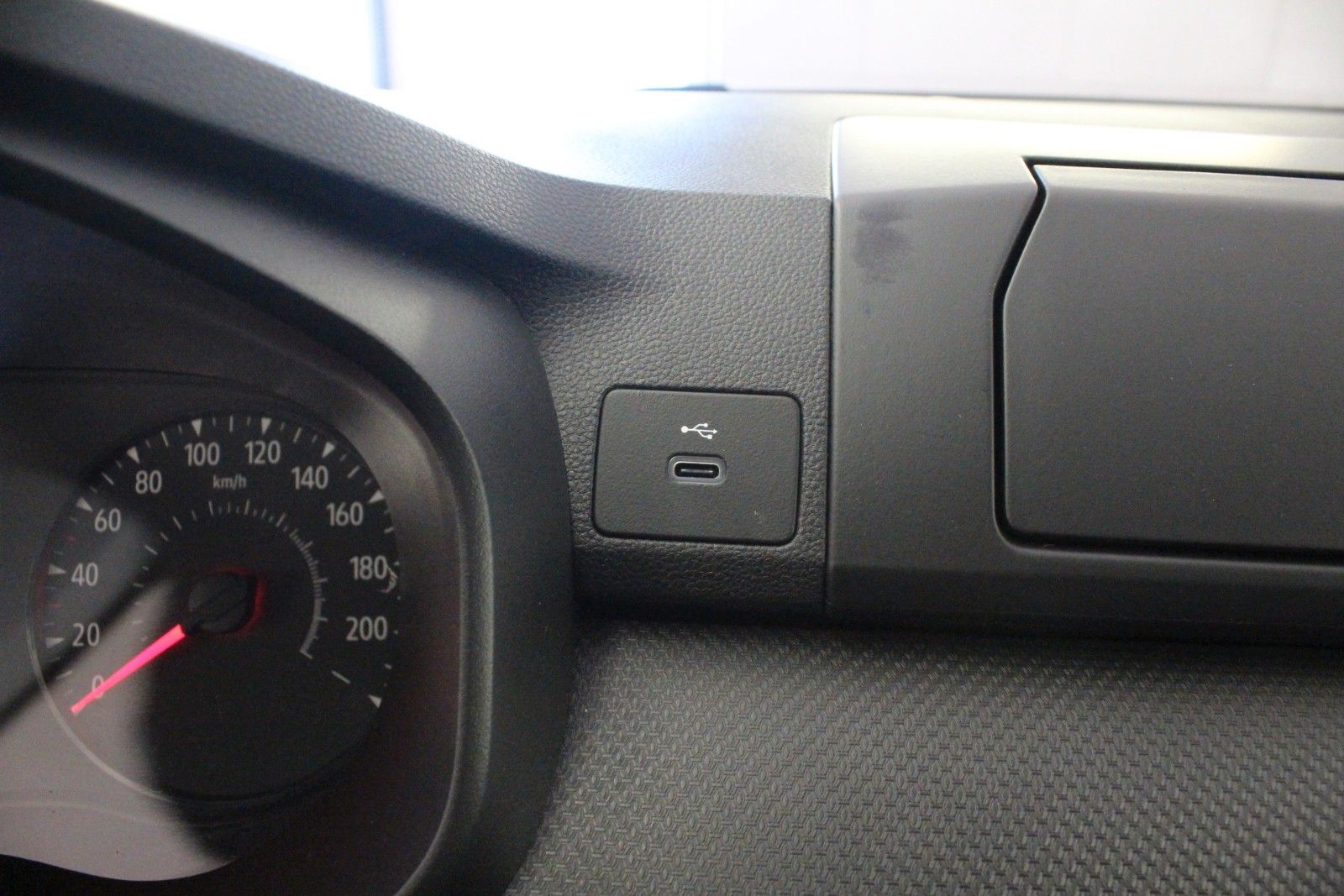 Fahrzeugabbildung Dacia Sandero SCe 65 Essential*Klima*Media Display*